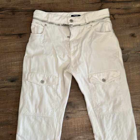 Balmain white zippered Jeans. Size 31 - Picture 4 of 11
